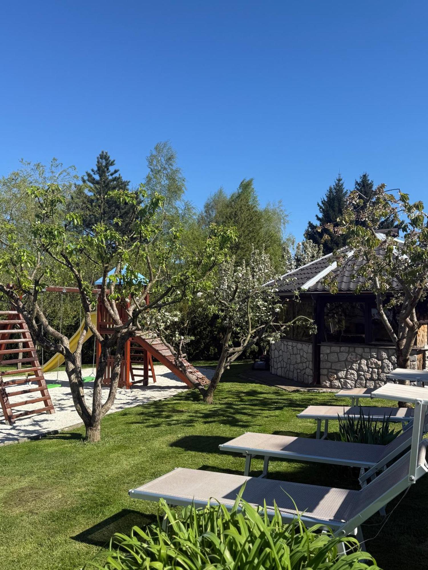 Plitvice Pension Perisic Korenica Exterior photo