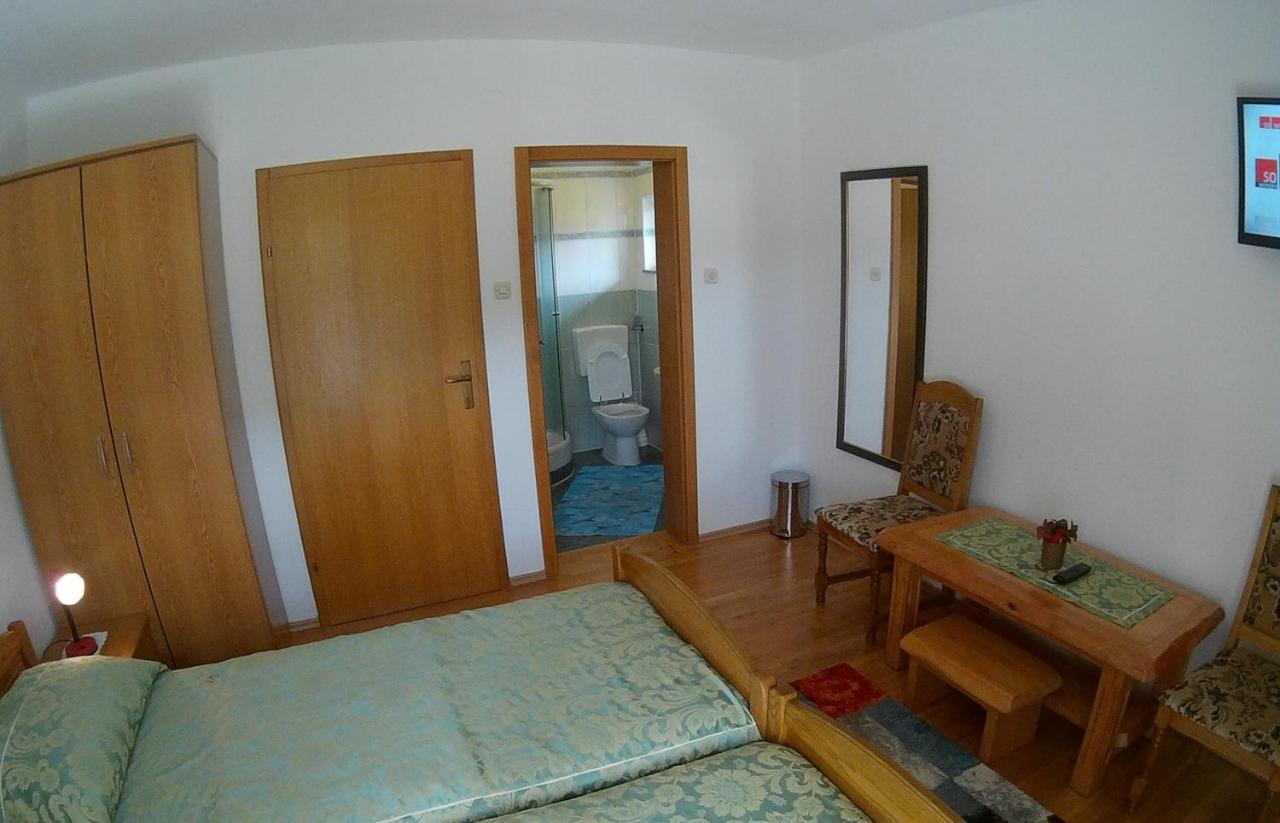 Plitvice Pension Perisic Korenica Exterior photo